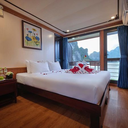 Hotel Lavender Elegance Cruises Hạ Long Exterior foto